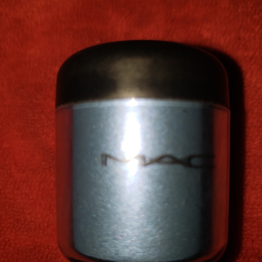 Mac eye shadow blue